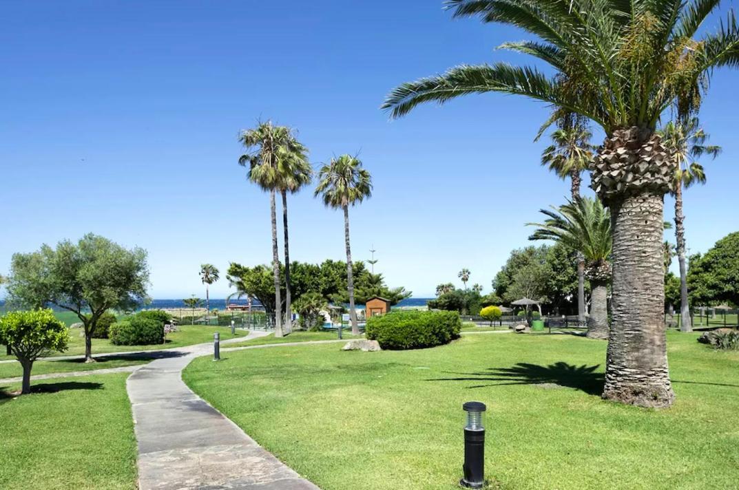 Semifrontal Con Vistas A Pie De Playawifi Apartment Zahara de los Atunes Bagian luar foto